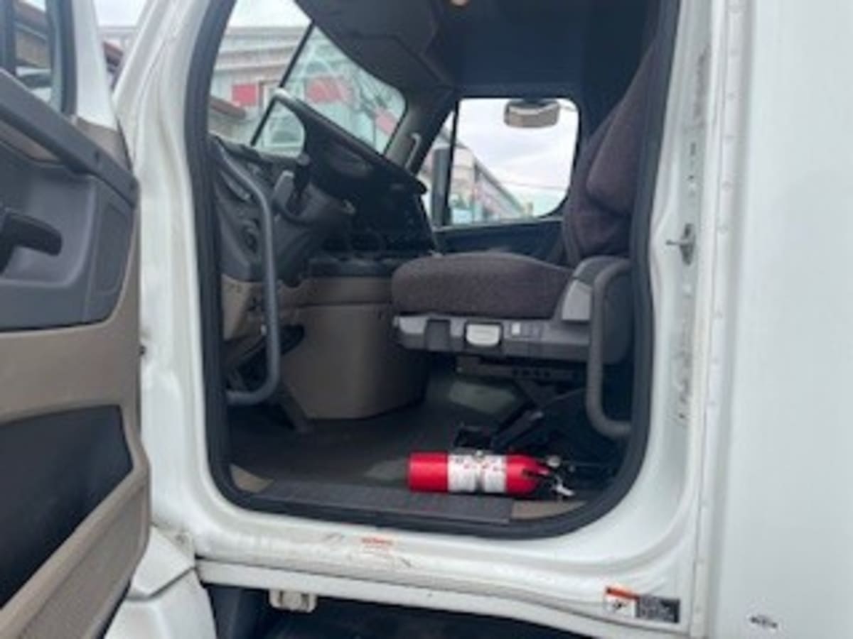 2019 Freightliner/Mercedes CASCADIA 125 870495