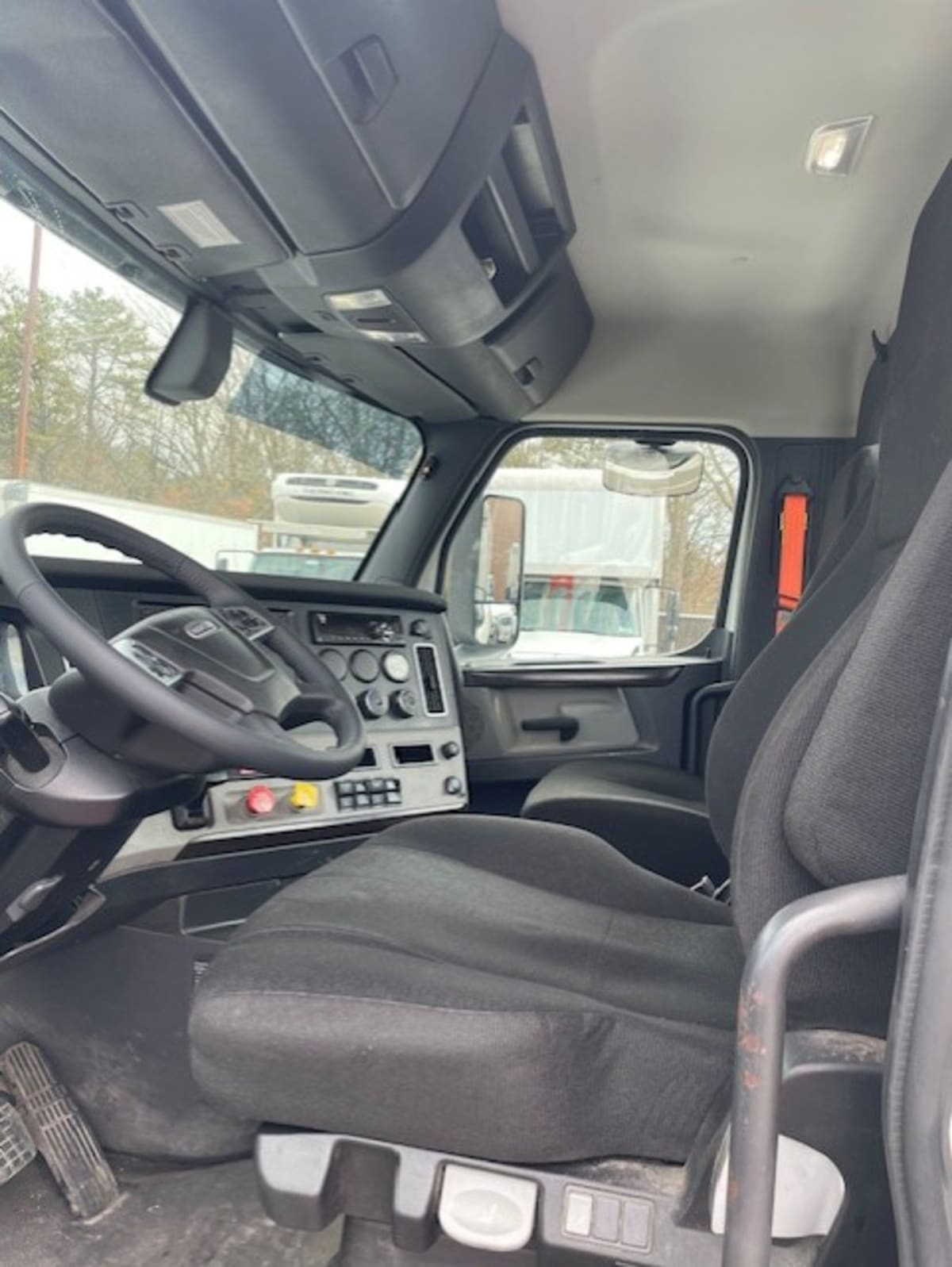2019 Freightliner - image 7