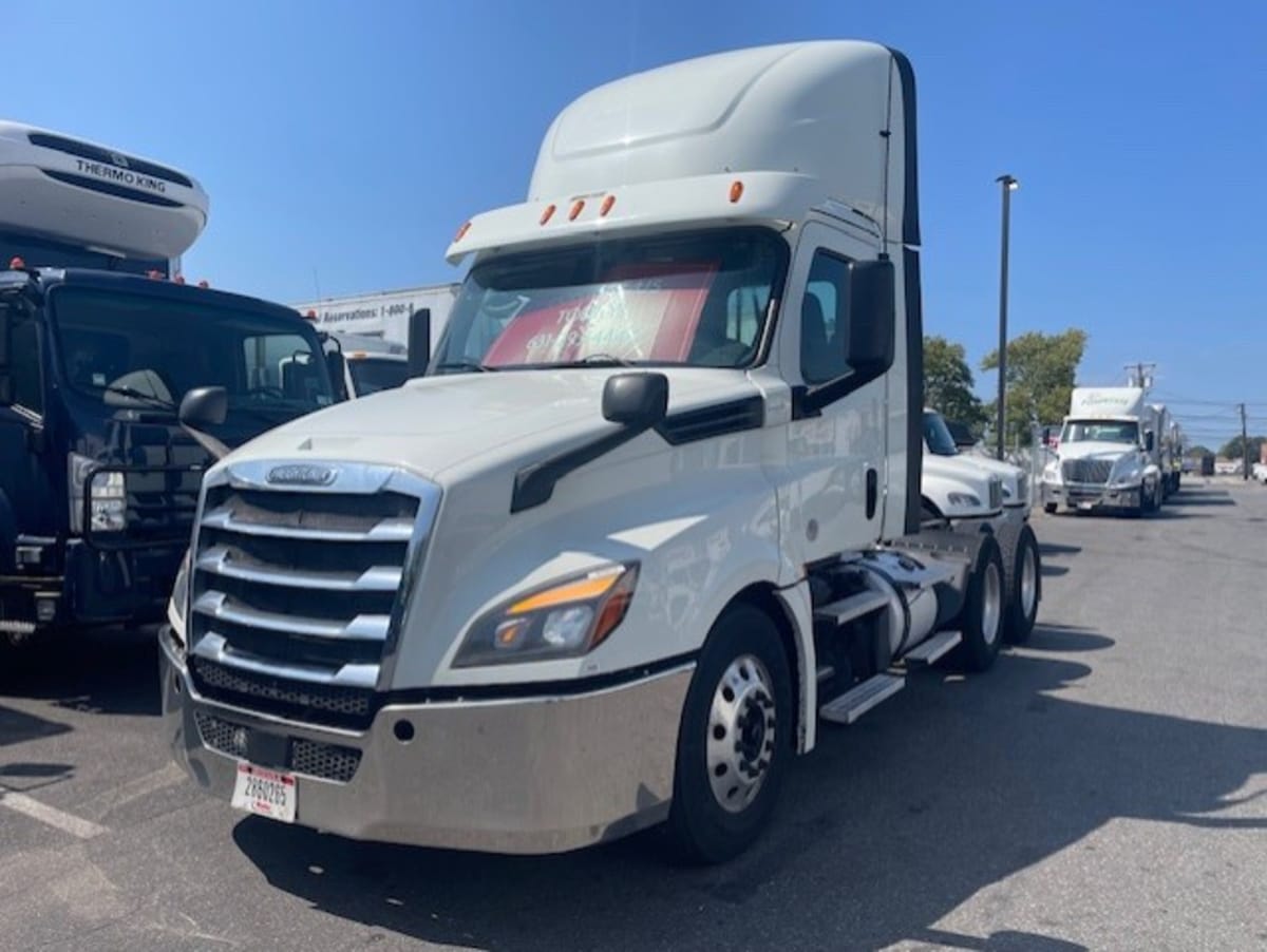 2019 Freightliner - image 1