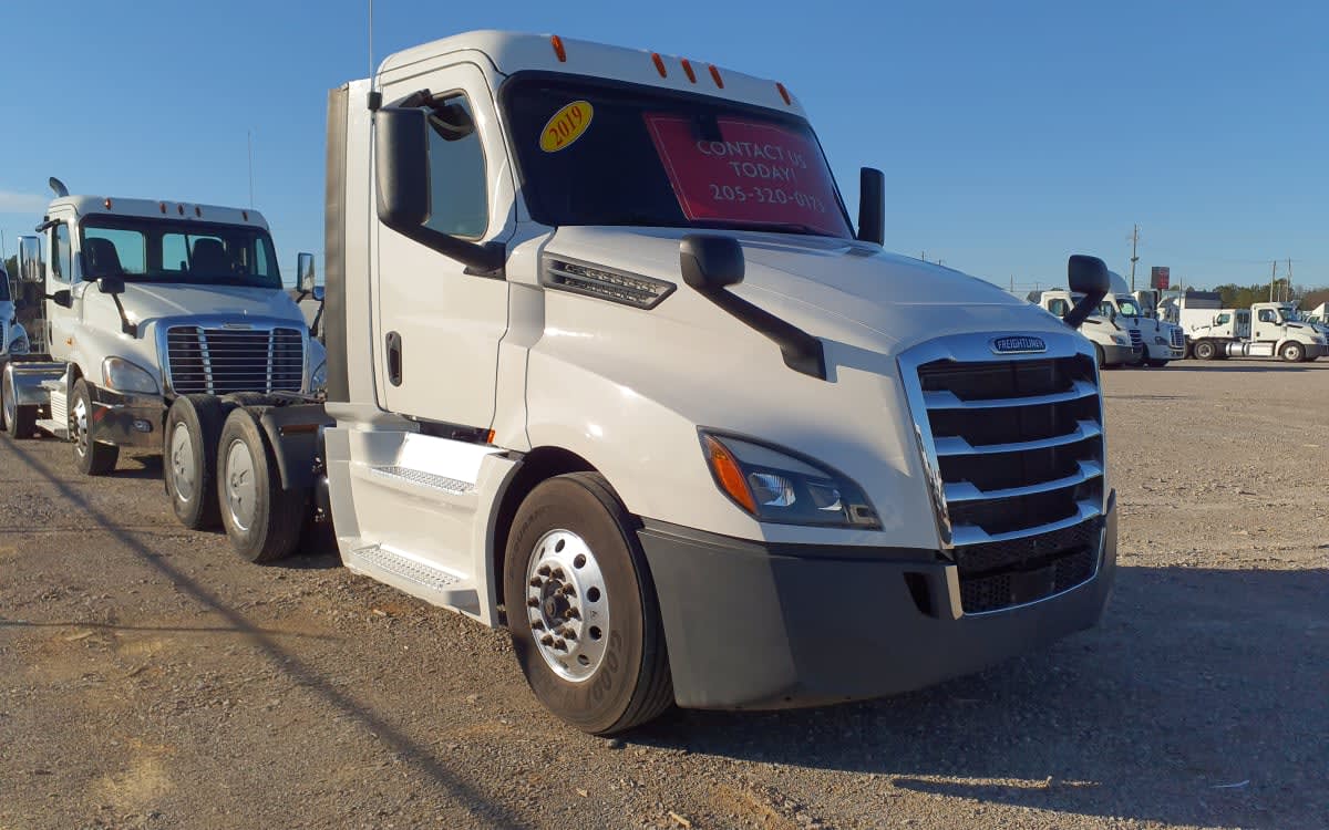 2019 Freightliner/Mercedes NEW CASCADIA PX12664 870526