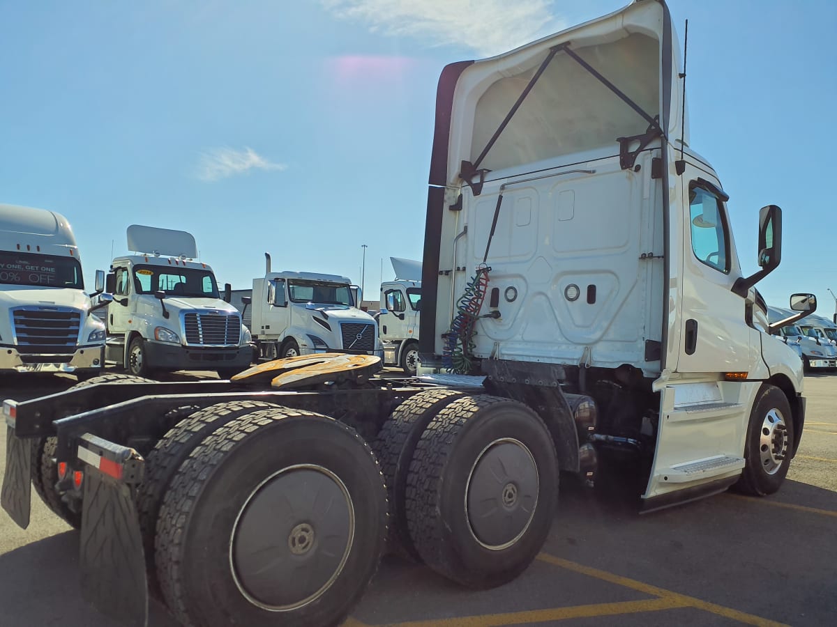 2019 Freightliner/Mercedes NEW CASCADIA PX12664 870535