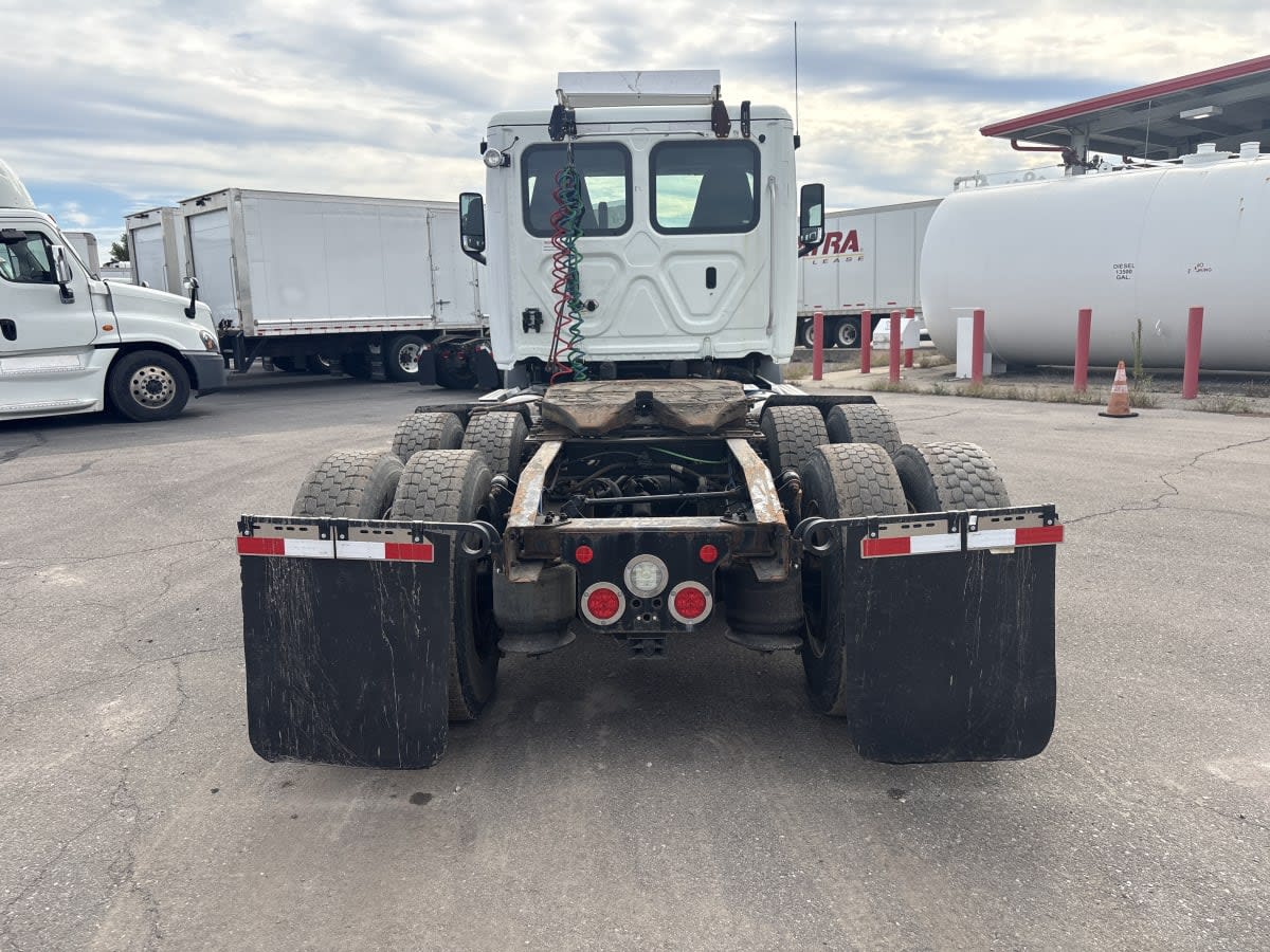 2019 Freightliner Cascadia in Taylor, MI — photo 5