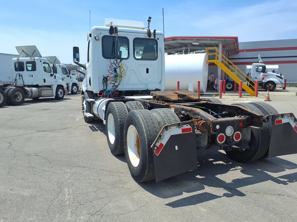 2019 Freightliner Cascadia in Taylor, MI — photo 6
