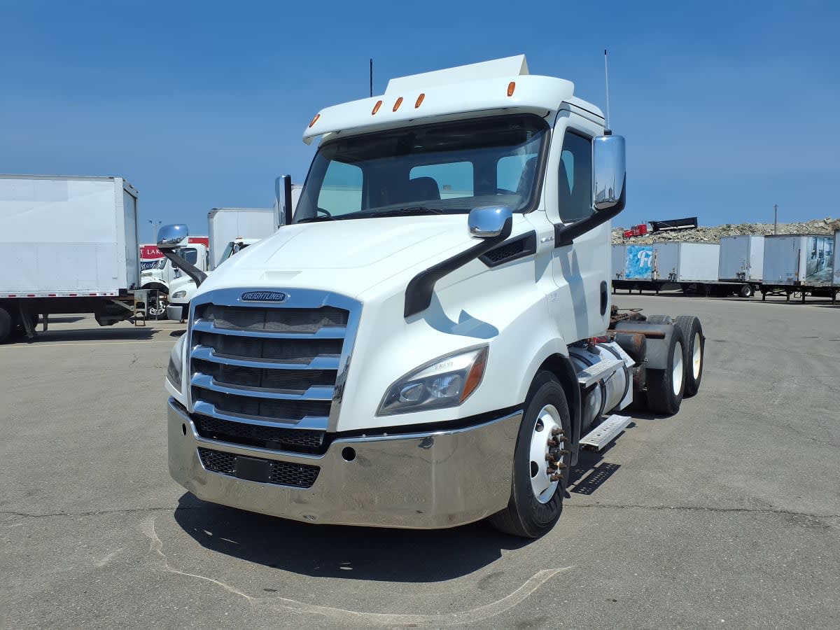 2019 Freightliner Cascadia in Taylor, MI
