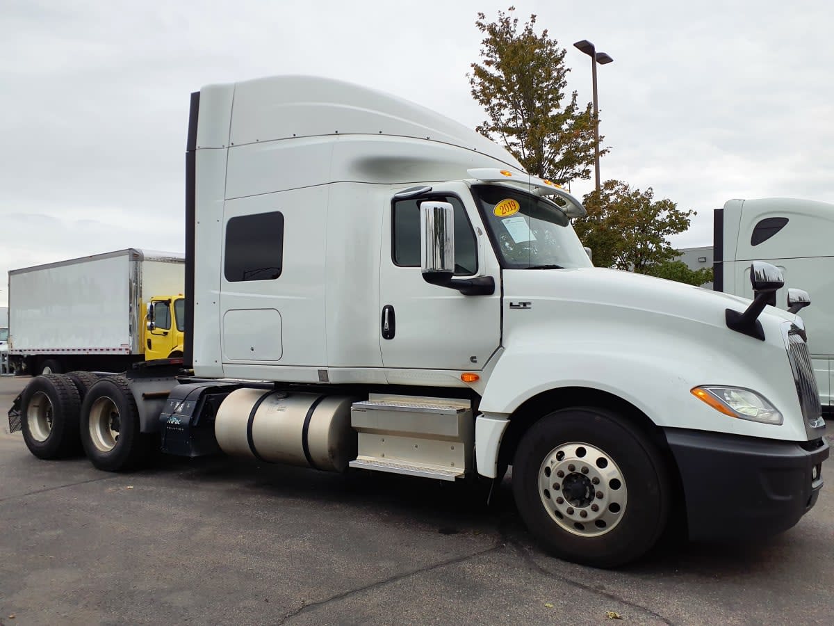 2019 Navistar International LT625 SLPR CAB 870558