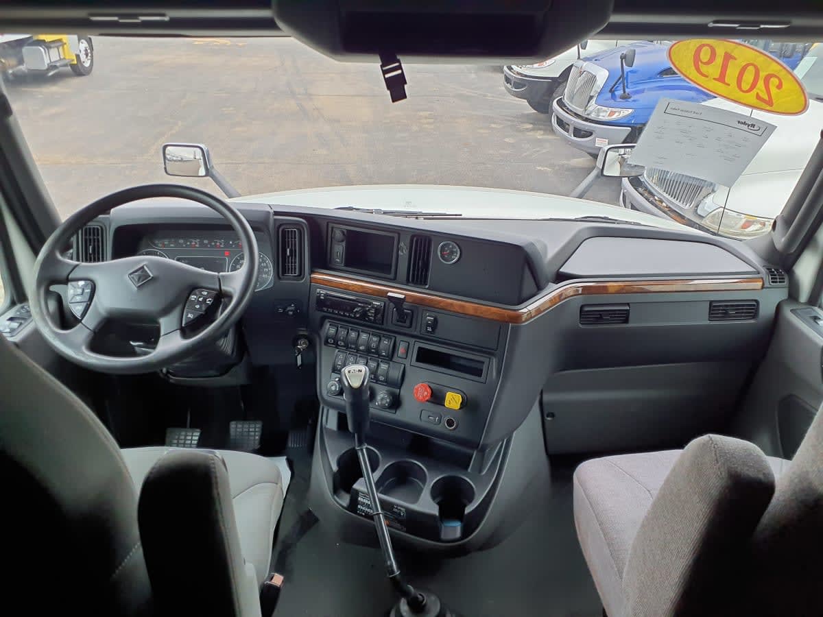 2019 Navistar International LT625 SLPR CAB 870558