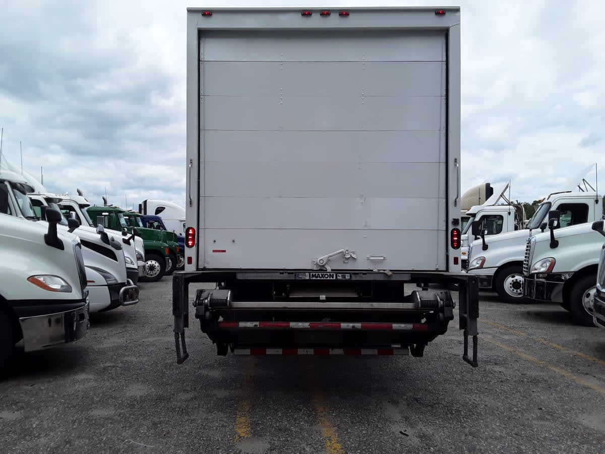 2019 Freightliner M2 106 870692