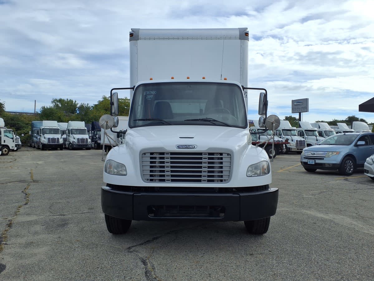 2019 Freightliner M2 106 870700