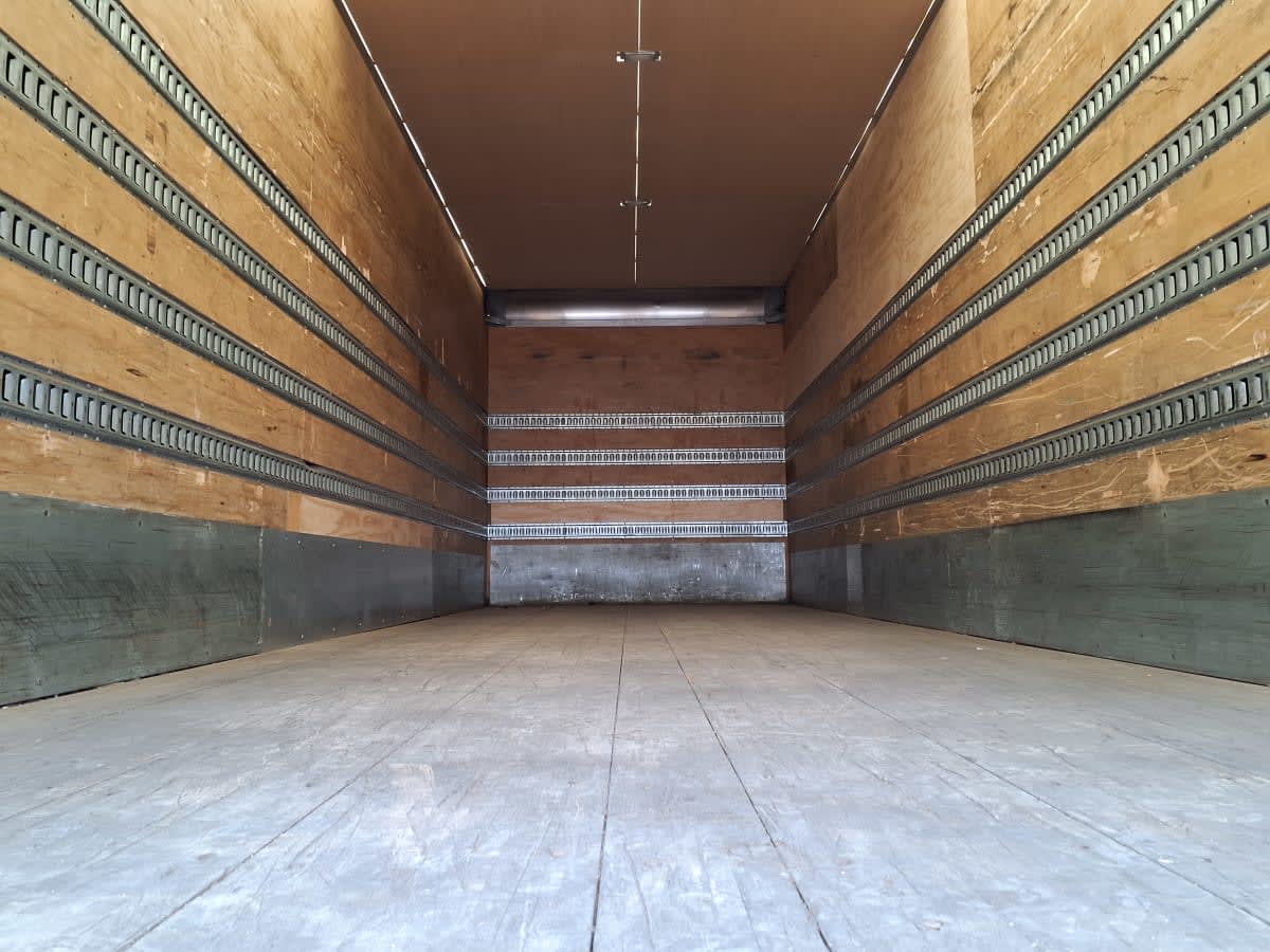 2019 Freightliner M2 106 870700