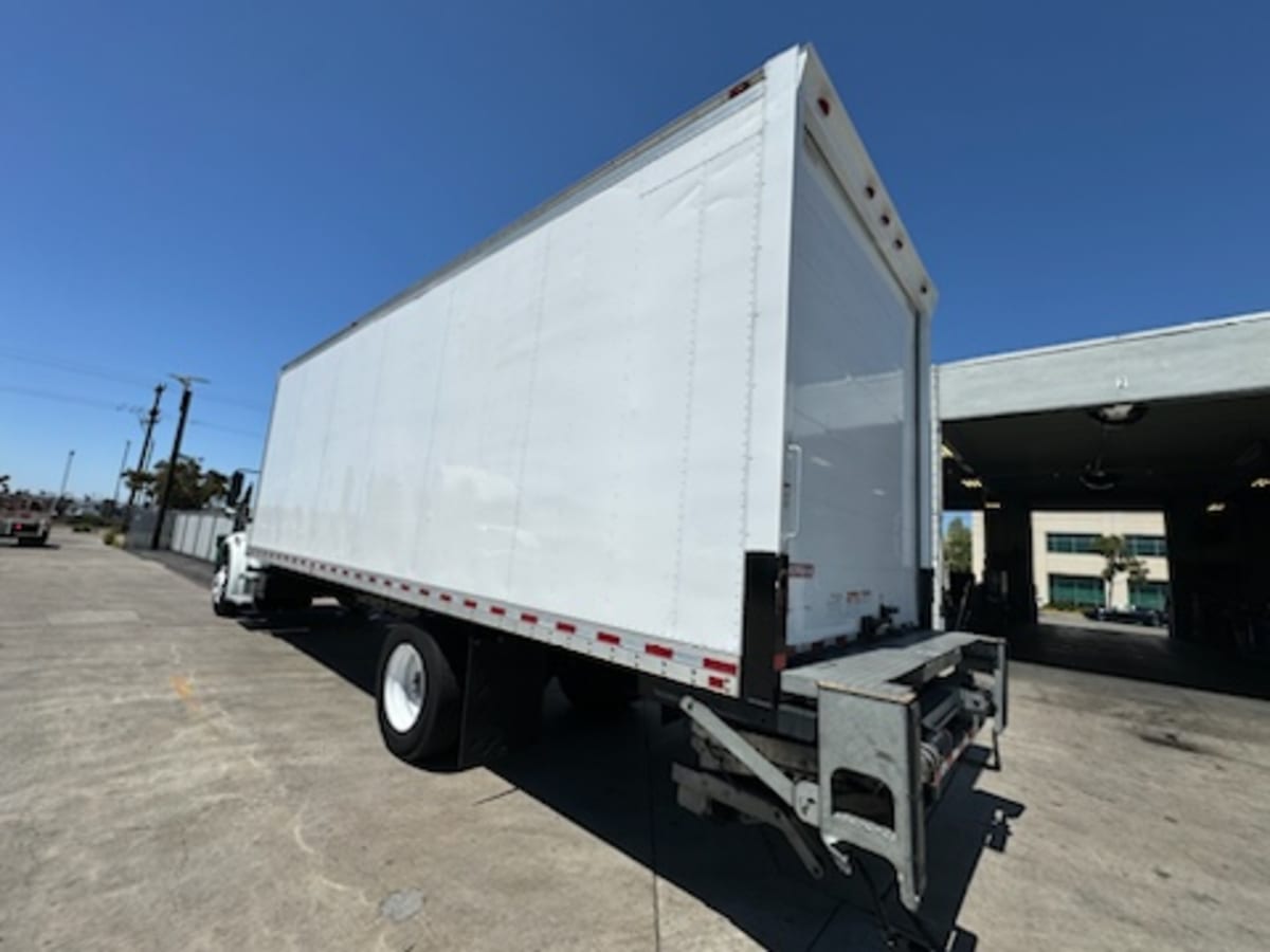 2019 Freightliner/Mercedes M2 106 870746