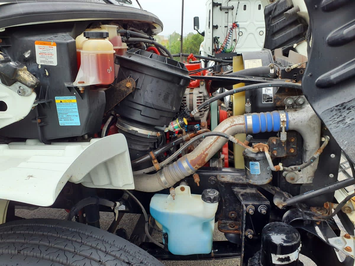2019 Freightliner M2 106 870748