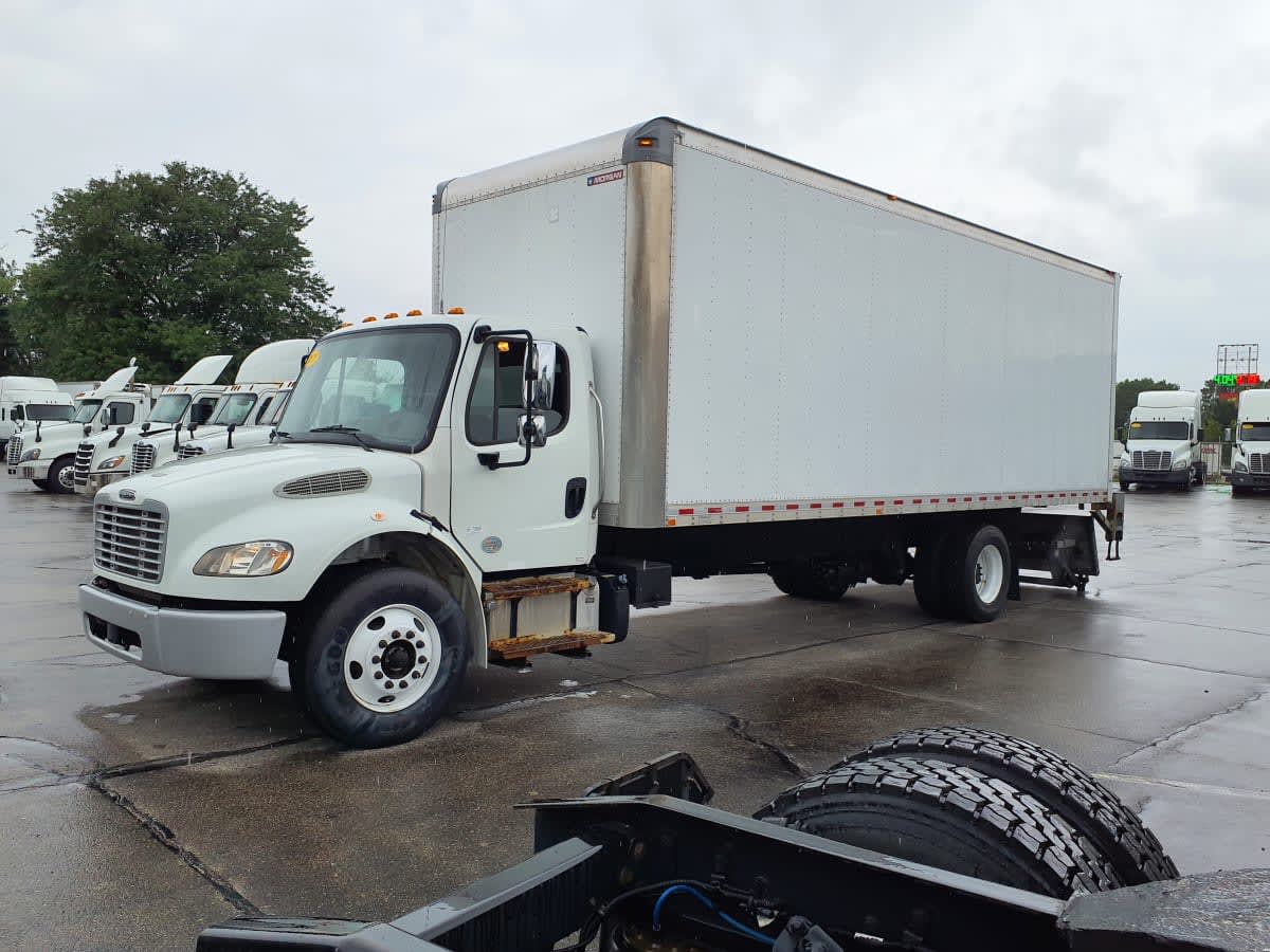 2019 Freightliner M2 106 870748