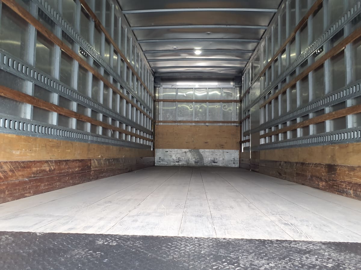 2019 Freightliner M2 106 870748
