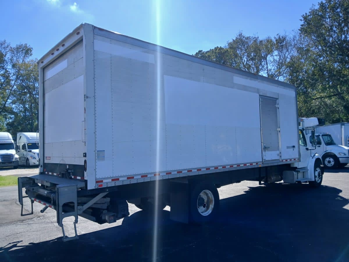2019 Freightliner M2 106 in Jacksonville, FL — photo 4