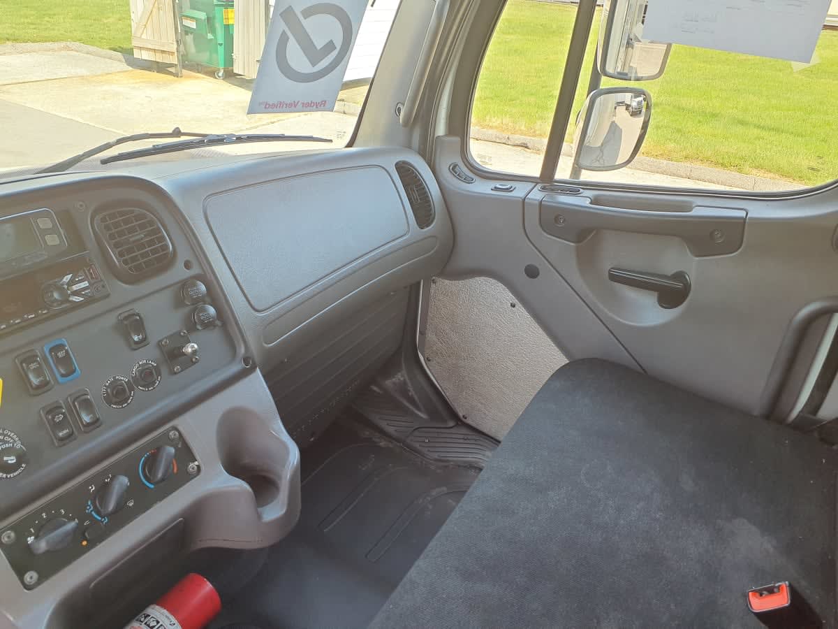 2019 Freightliner/Mercedes M2 106 870758