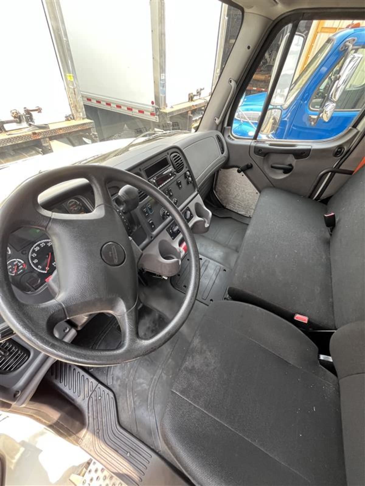 2019 Freightliner M2 106 870790