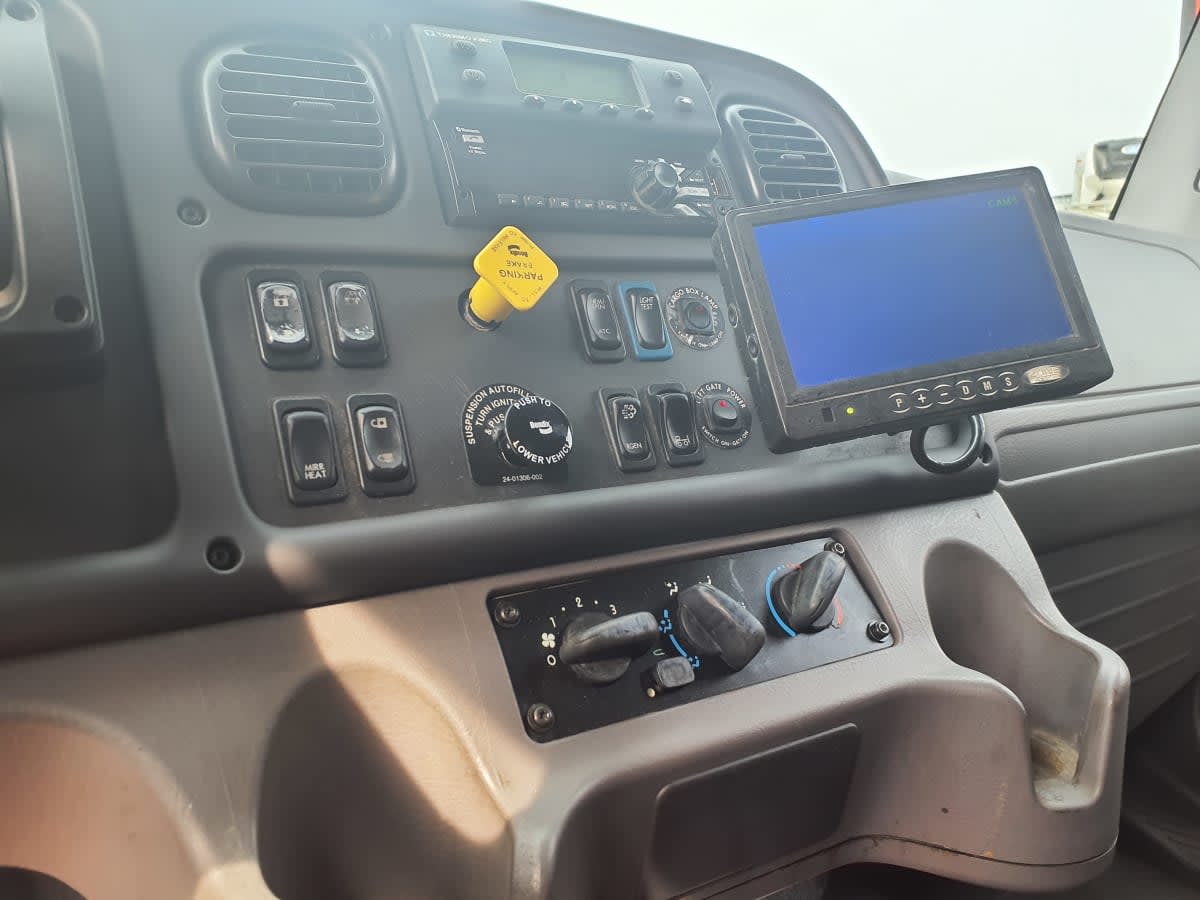 2019 Freightliner/Mercedes M2 106 870812