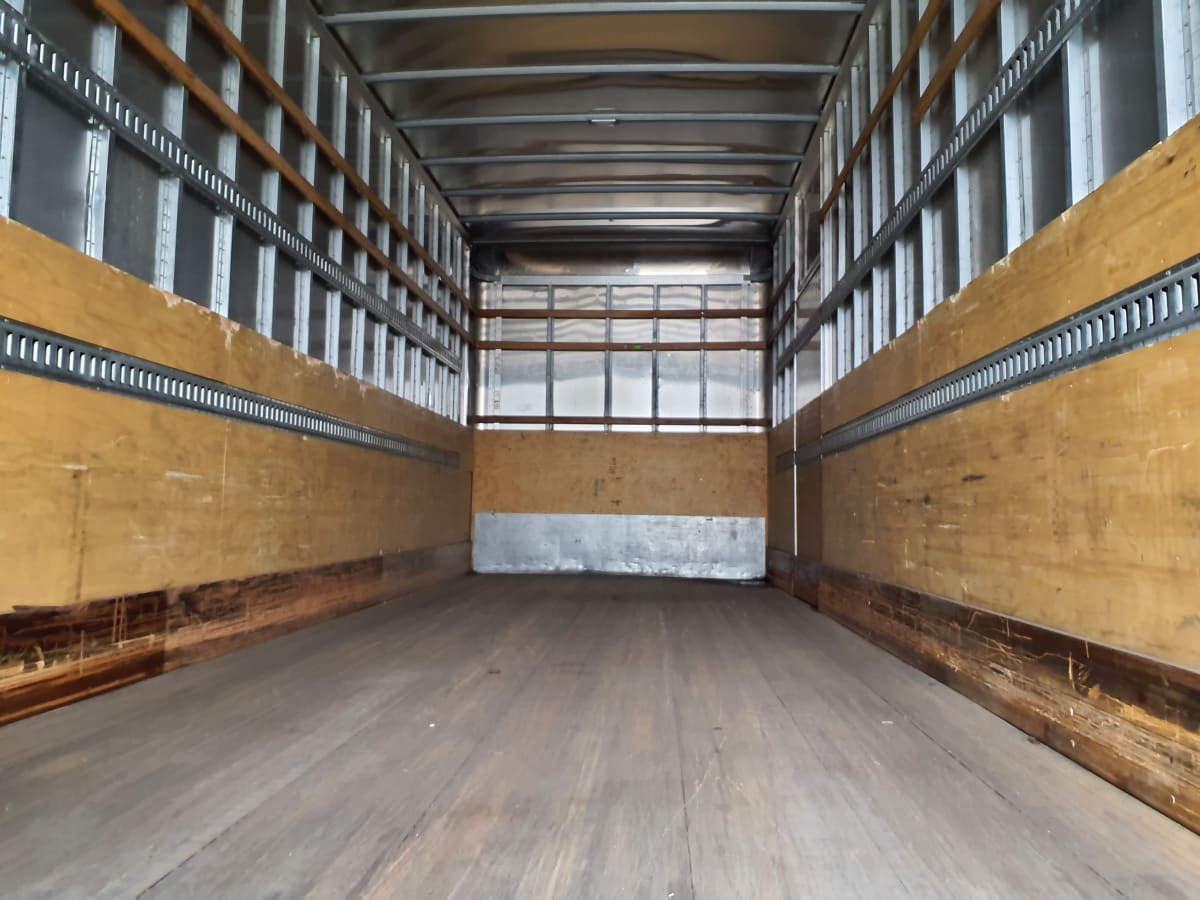 2020 Freightliner/Mercedes M2 106 870823
