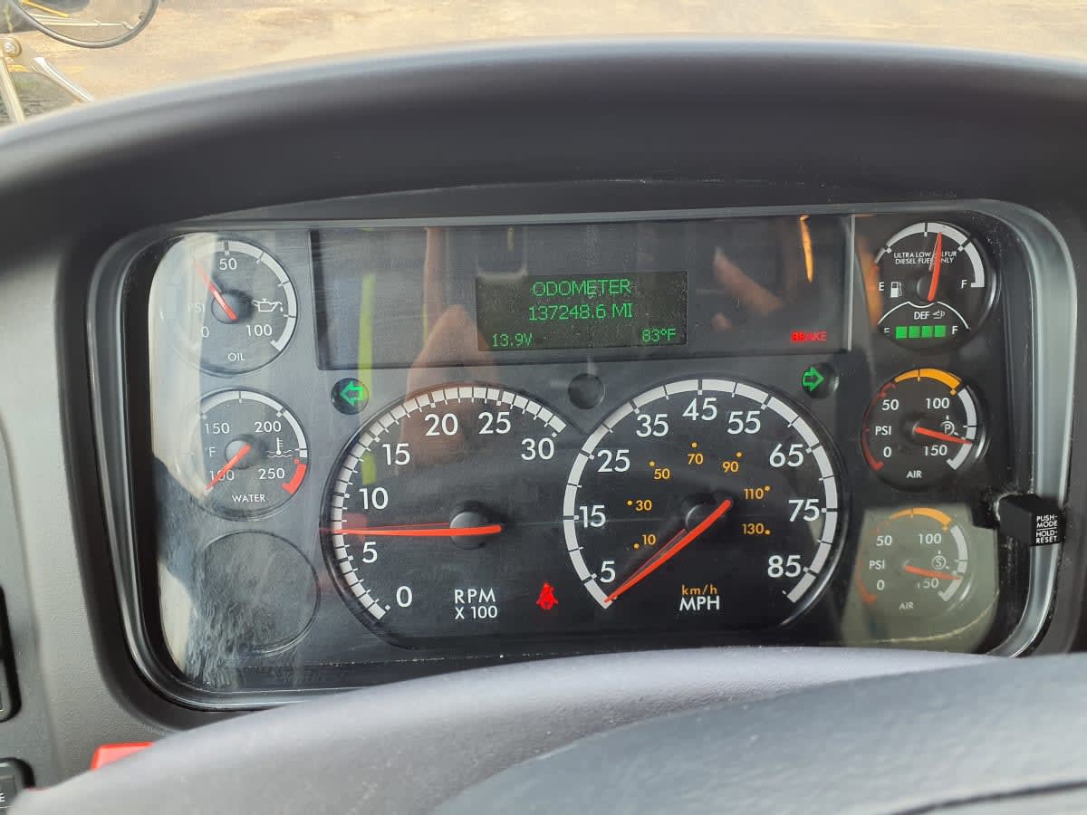 2019 Freightliner M2 106 870844