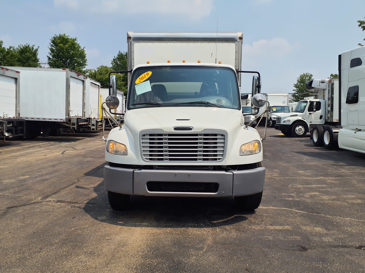 2019 Freightliner M2 106 870847