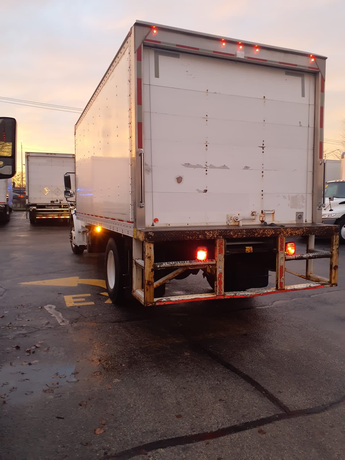 2019 Freightliner/Mercedes M2 106 870848