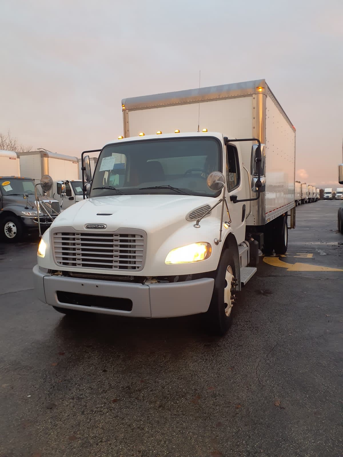 2019 Freightliner/Mercedes M2 106 870848