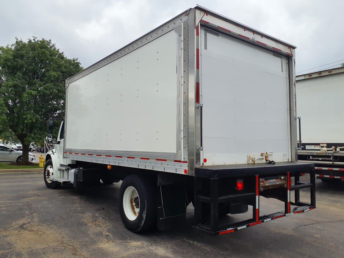 2019 Freightliner M2 106 870849