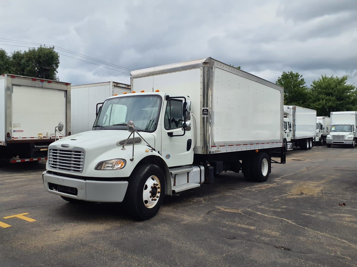 2019 Freightliner M2 106 870849