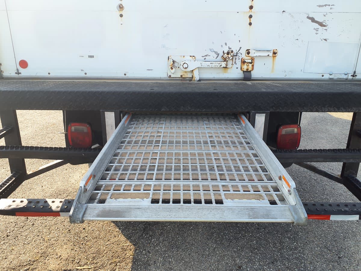 2019 Freightliner M2 106 870850