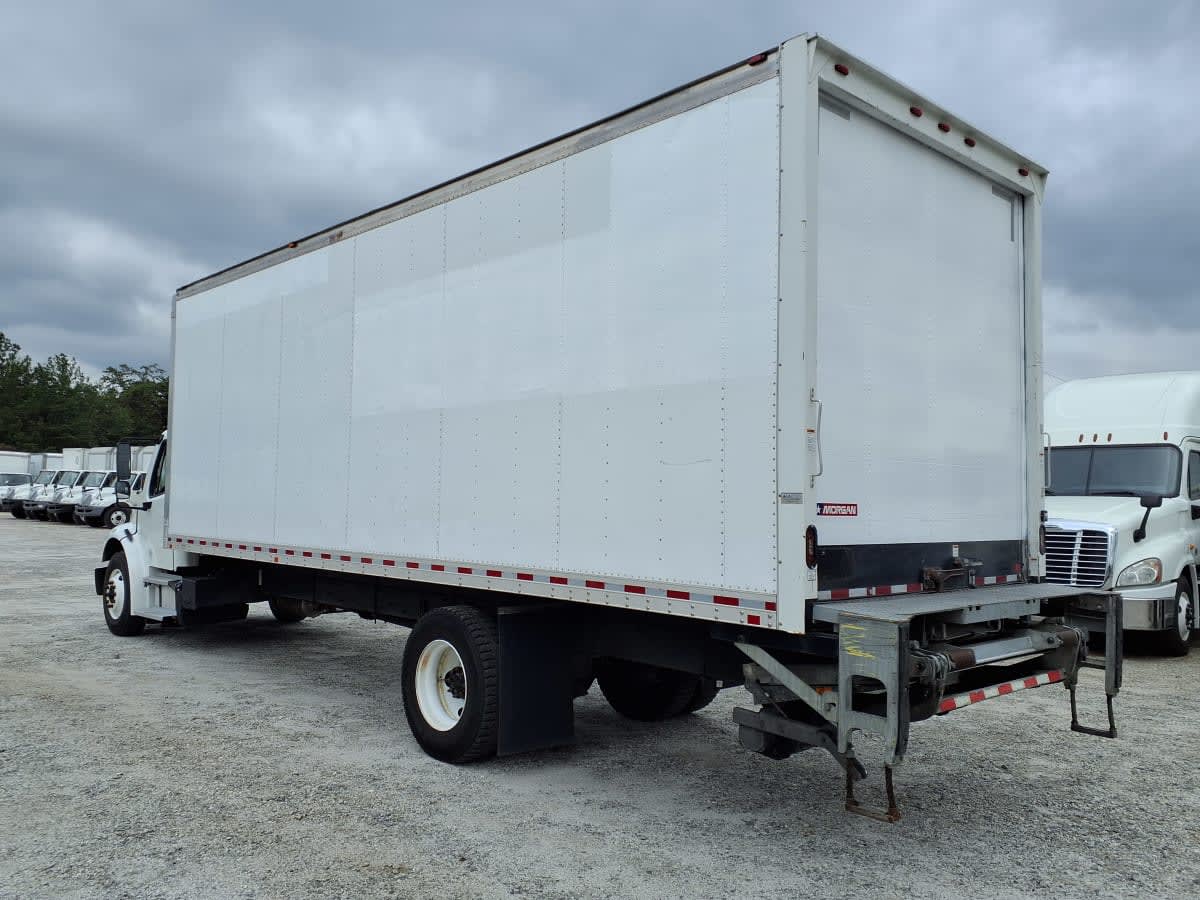 2019 Freightliner M2 106 870895