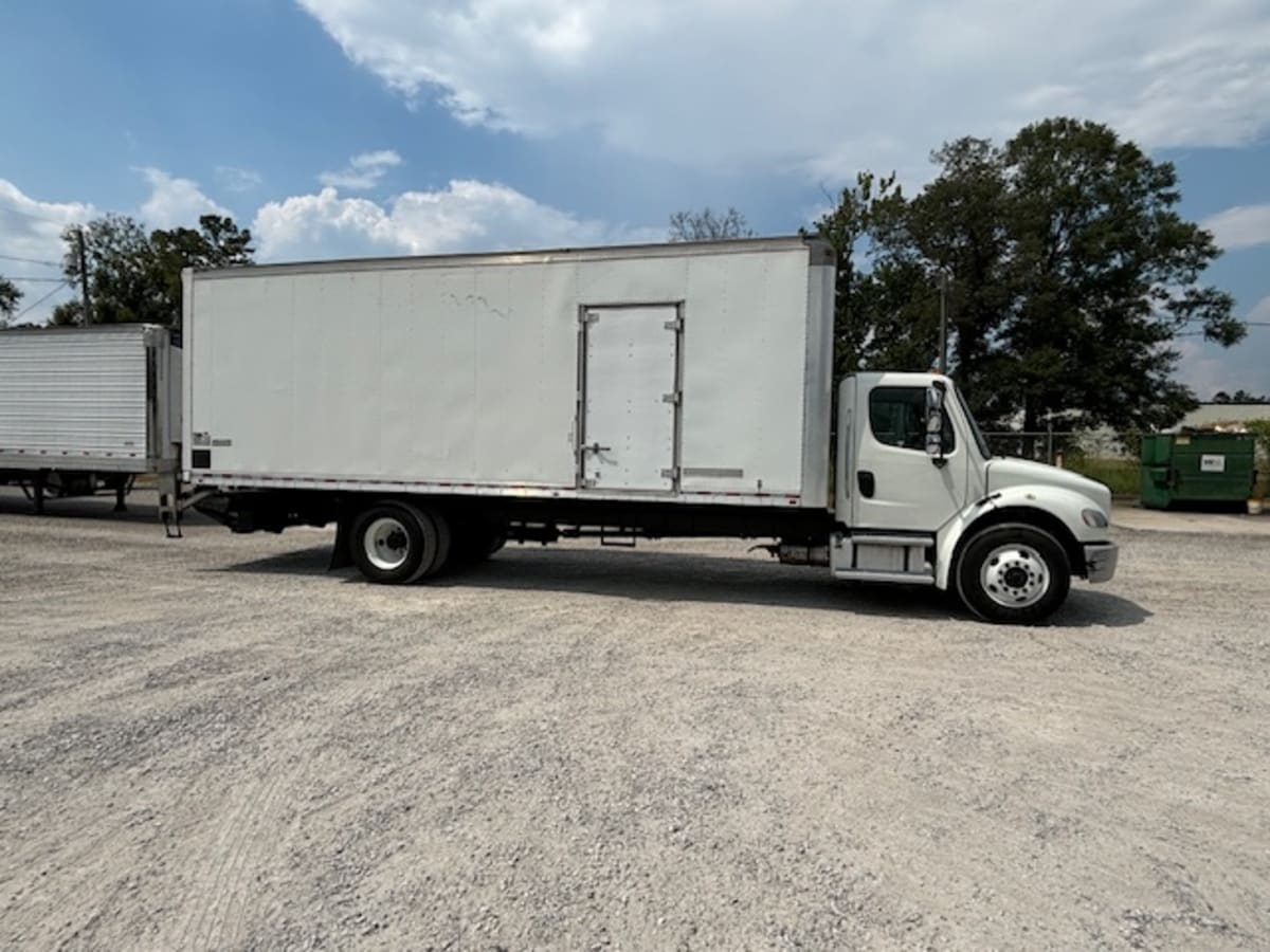 2019 Freightliner/Mercedes M2 106 870937