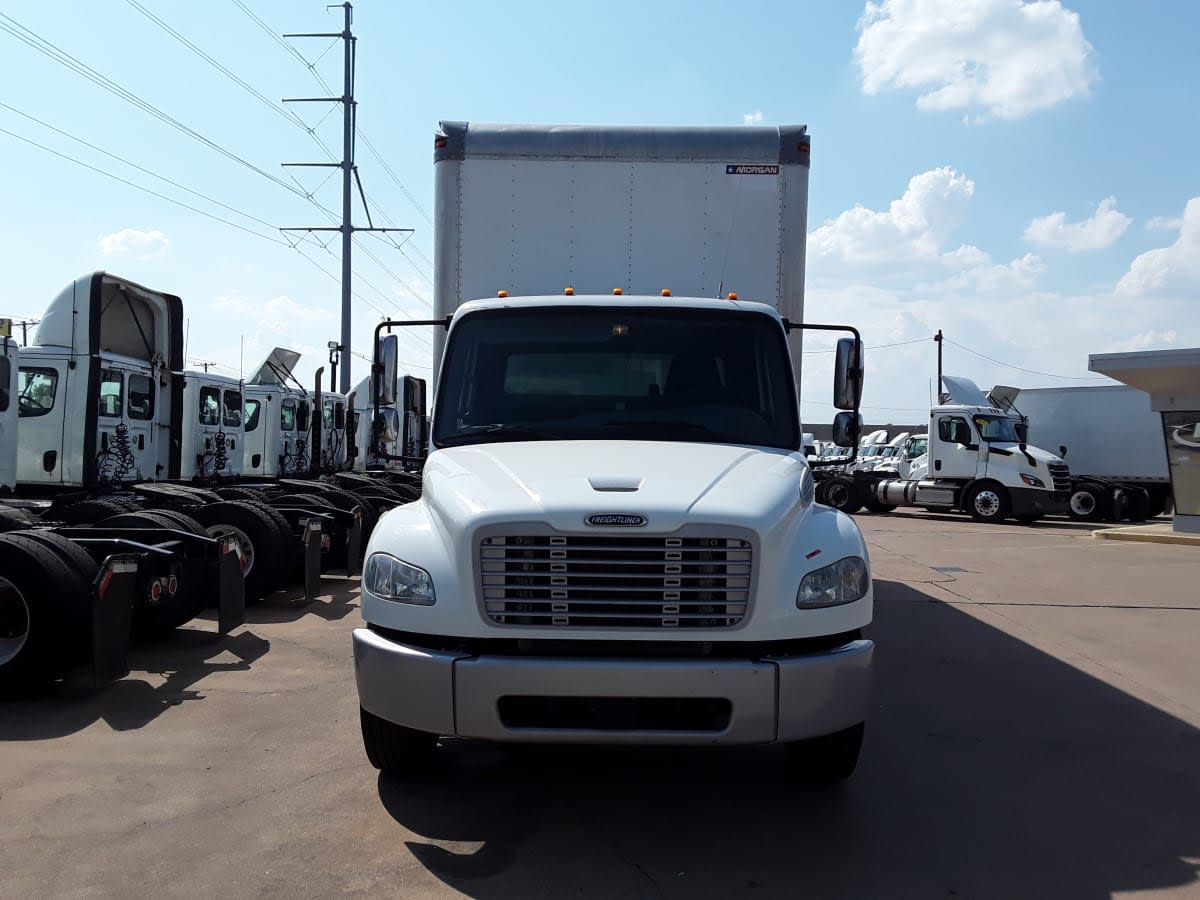 2019 Freightliner M2 106 870949