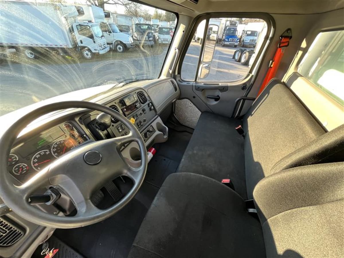 2019 Freightliner/Mercedes M2 106 870972