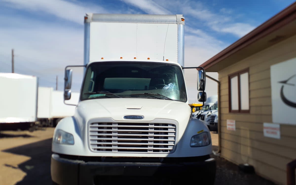 2019 Freightliner M2 106 - image 2