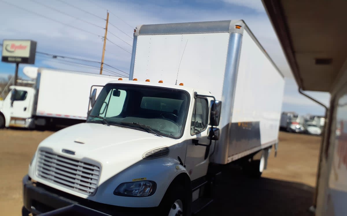 2019 Freightliner M2 106 - image 1