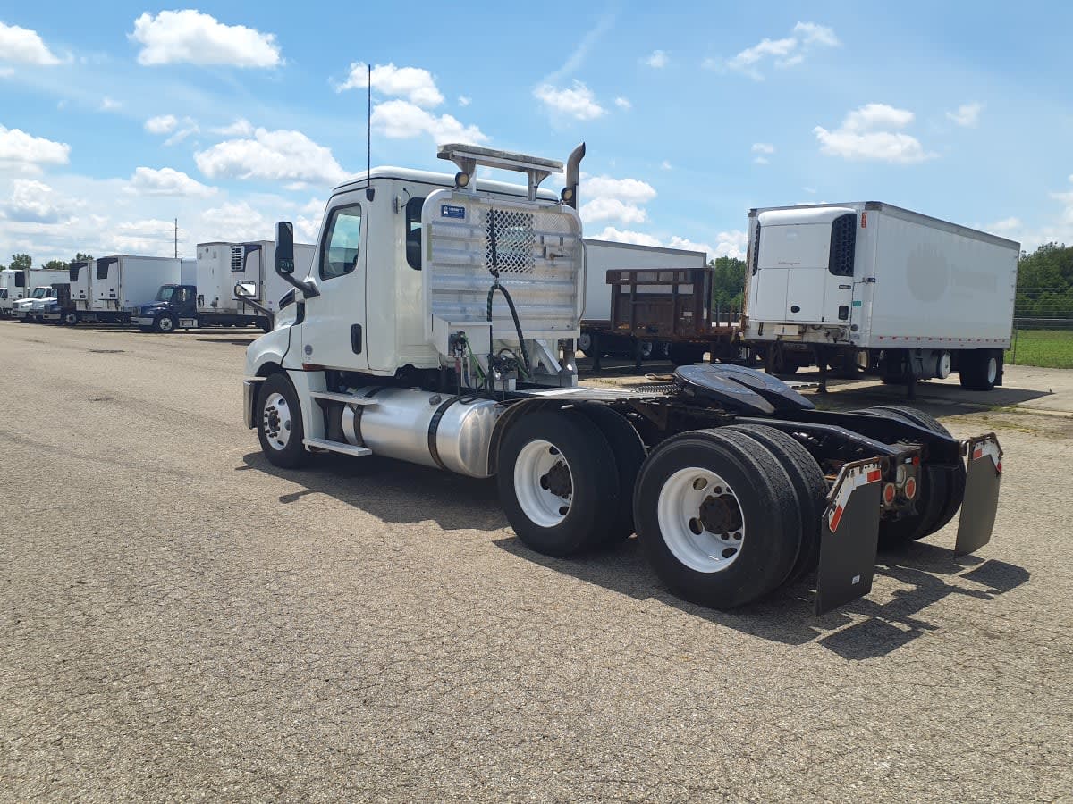 2019 Freightliner Cascadia in Wayland, MI — photo 6