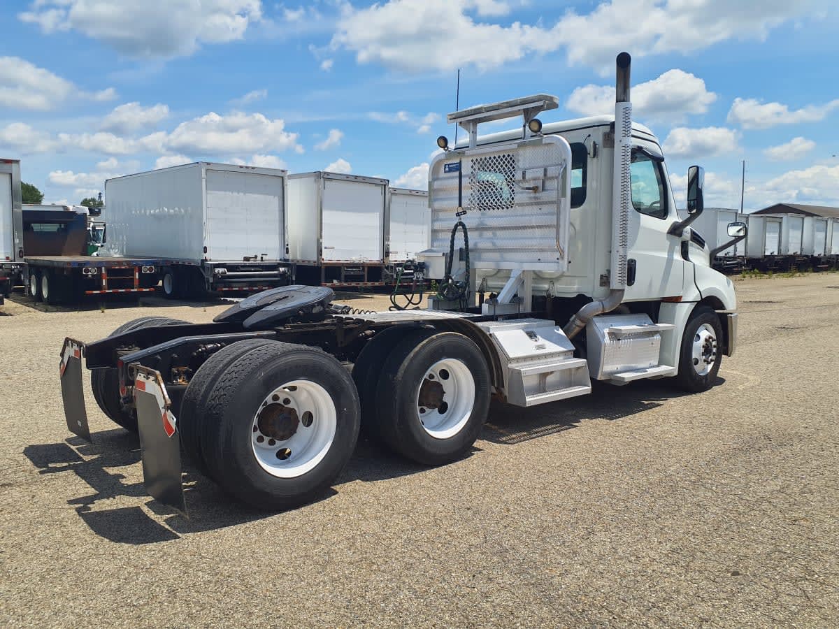 2019 Freightliner Cascadia in Wayland, MI — photo 4
