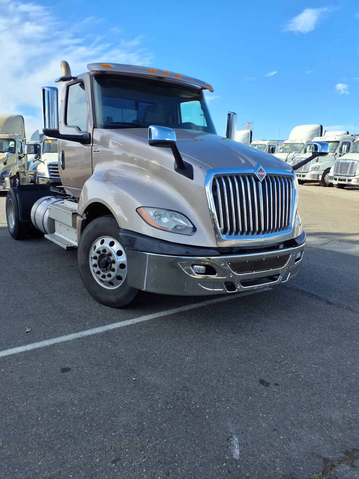 2019 International LT in West Sacramento, CA