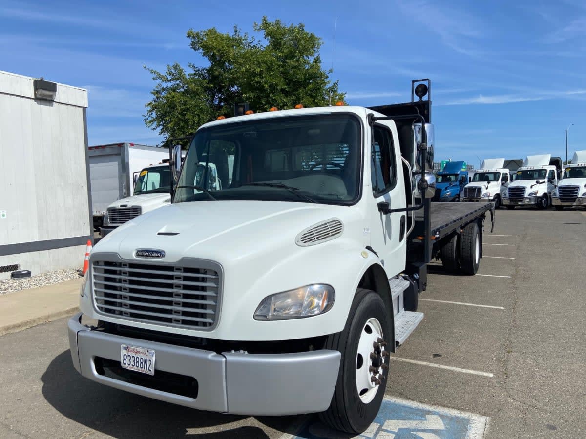 2019 Freightliner M2 106