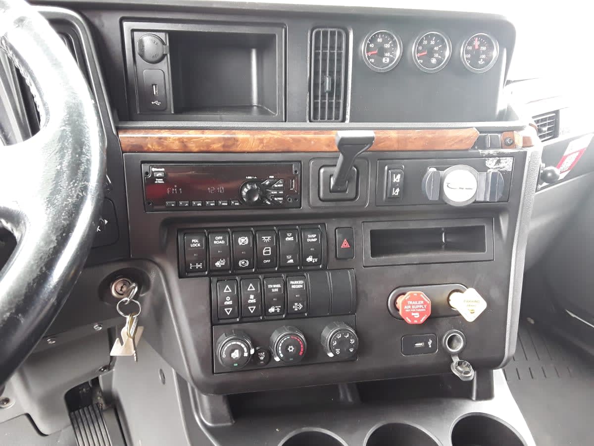 2019 Navistar International LT625 SLPR CAB 871385