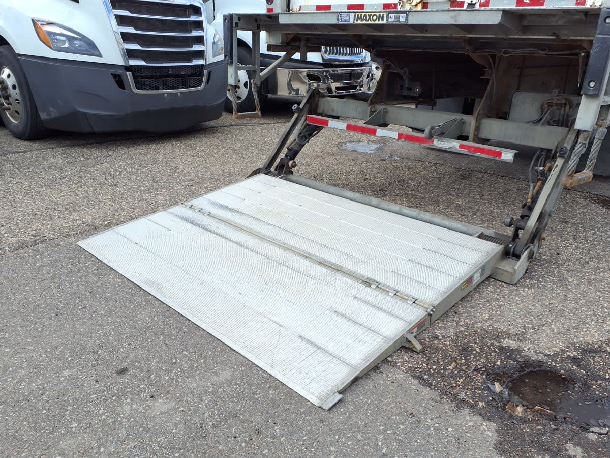 2019 Freightliner/Mercedes M2 106 871390