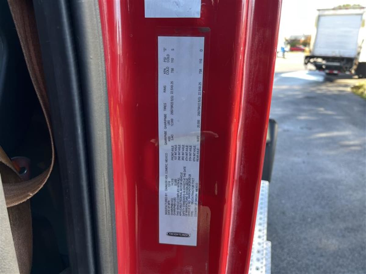 2019 Freightliner - image 9