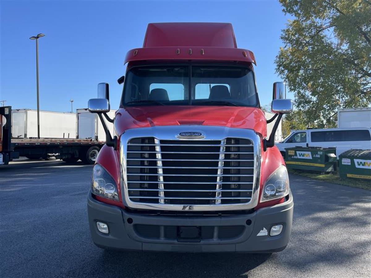 2019 Freightliner - image 2