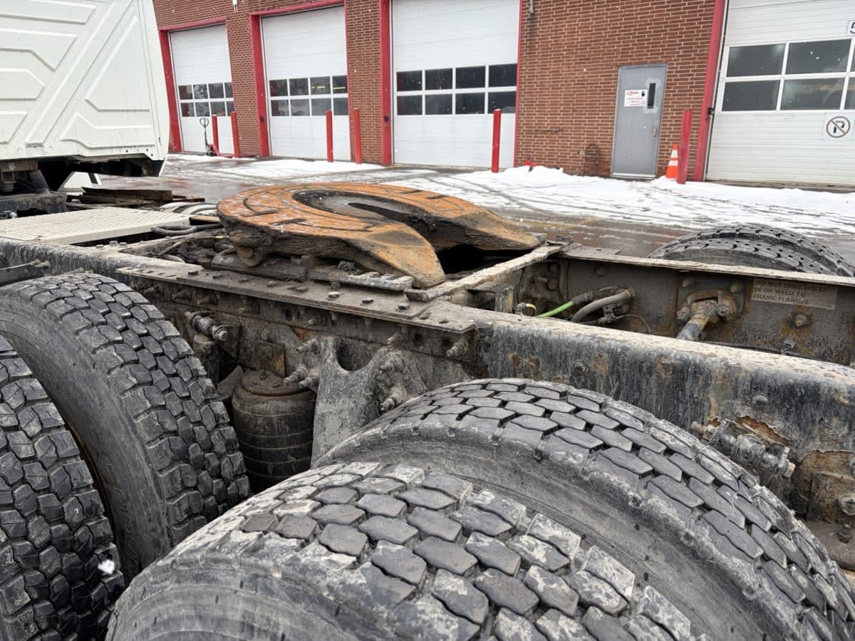 2019 Navistar International LT625 DAYCAB T/A 873330