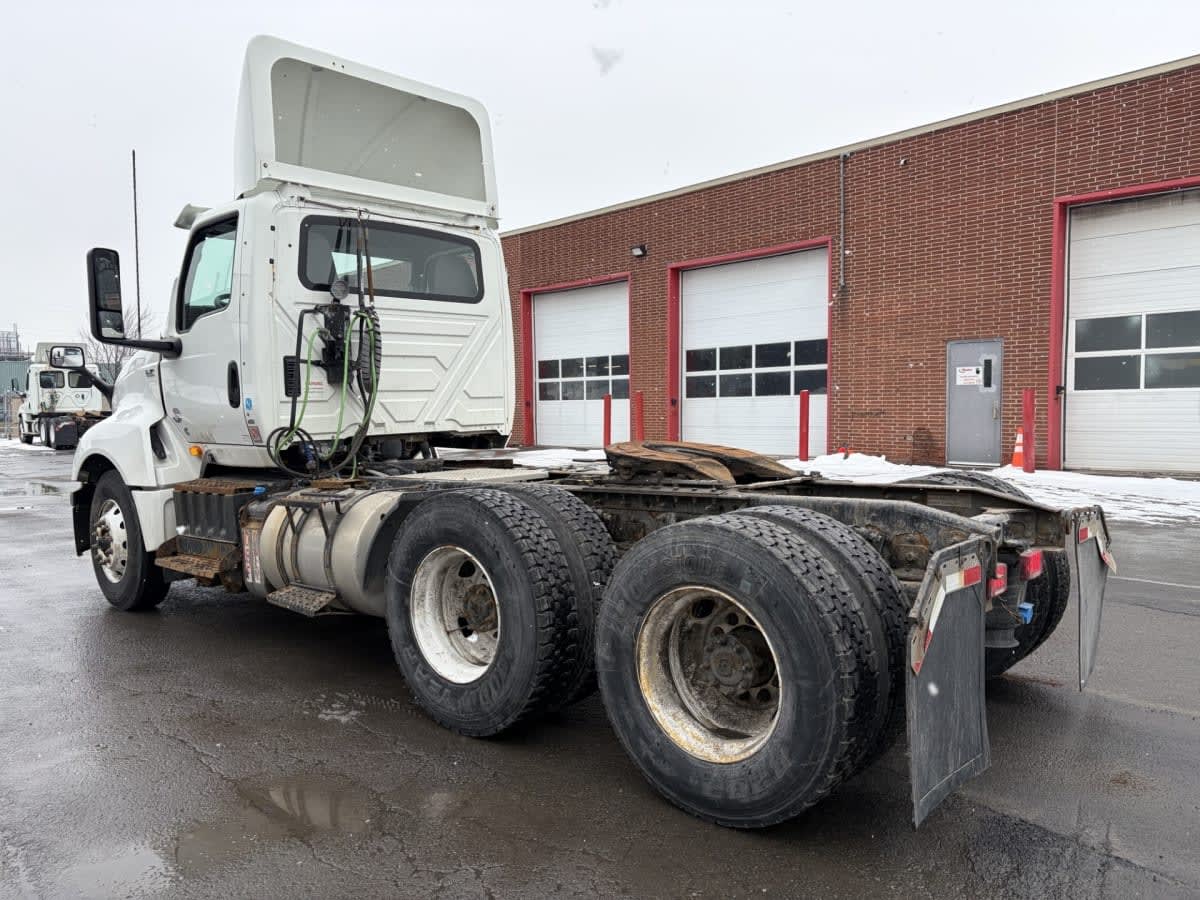 2019 Navistar International LT625 DAYCAB T/A 873330