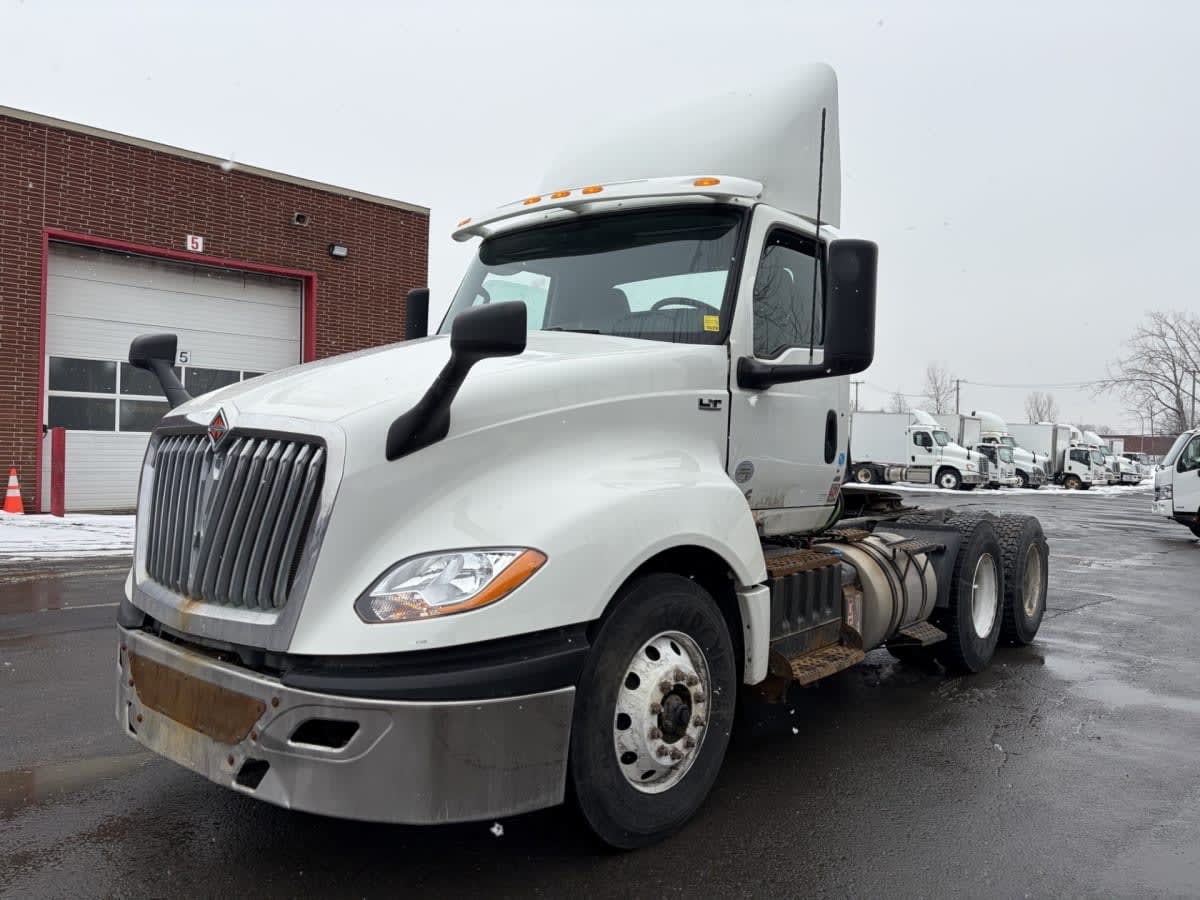 2019 Navistar International LT625 DAYCAB T/A 873330