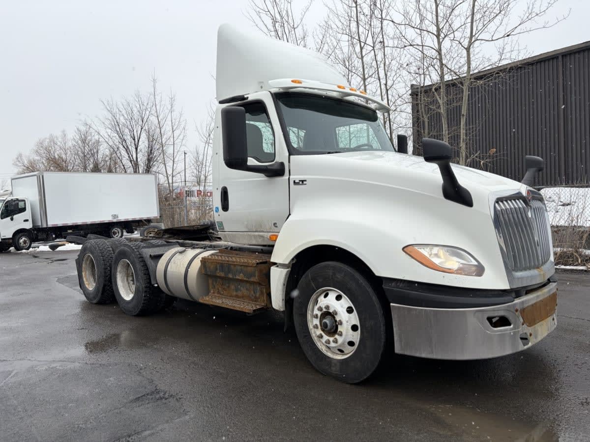 2019 Navistar International LT625 DAYCAB T/A 873330