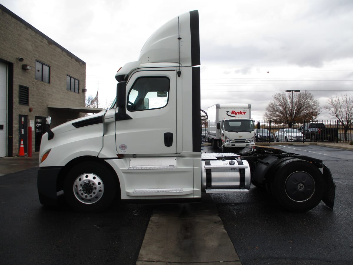 2019 Freightliner/Mercedes NEW CASCADIA 126 873445