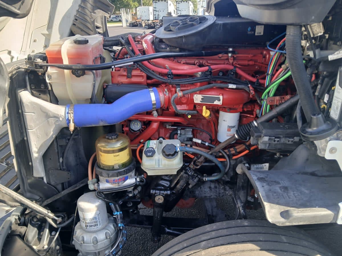 2019 Freightliner Cascadia in Jacksonville, FL — photo 8