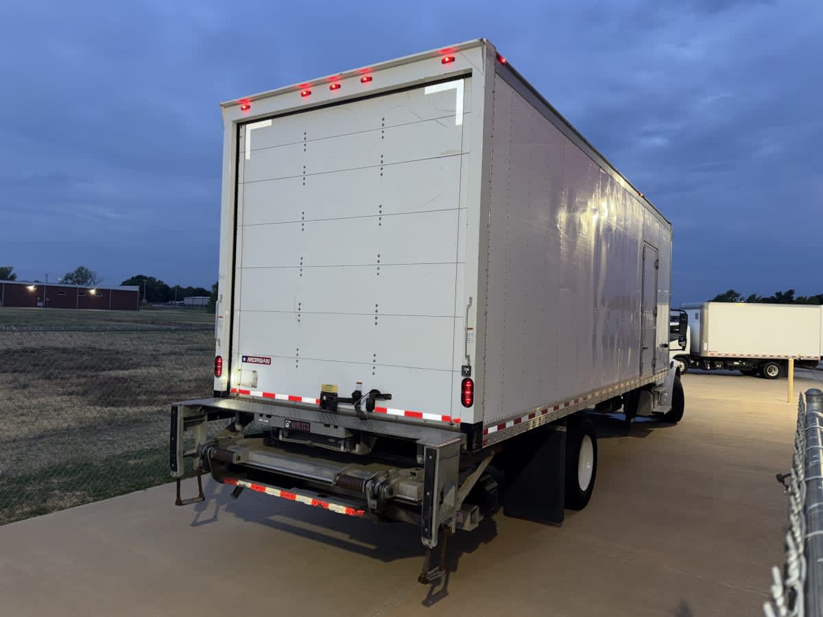 2019 Freightliner M2 106 in Oklahoma City, OK — photo 4
